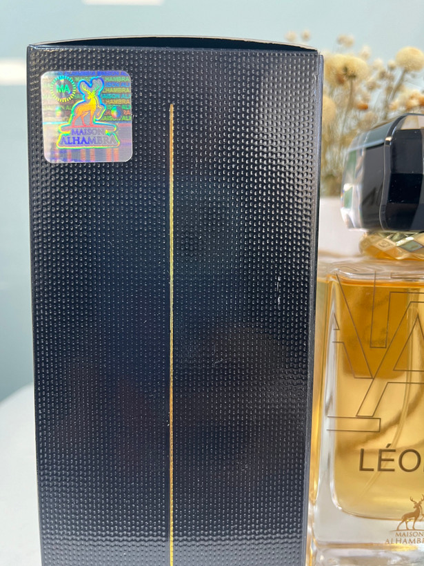 گل زنبق گل یاس شکوفه پرتقال و نارگیل با عطر لیبره