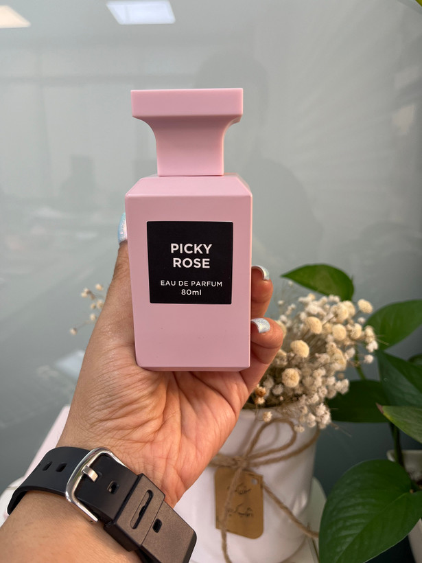 عطر ادکلن ادوپرفیوم تام فورد پیکی رٌز ( رٌز پریک فراگرنس ورد)