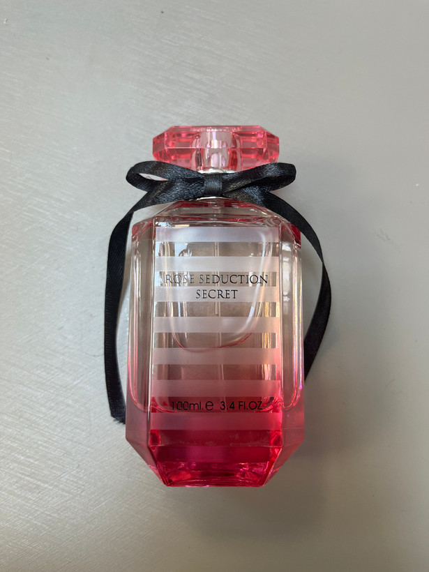 Fragrance World Rose Seduction - Victoria Bombshell